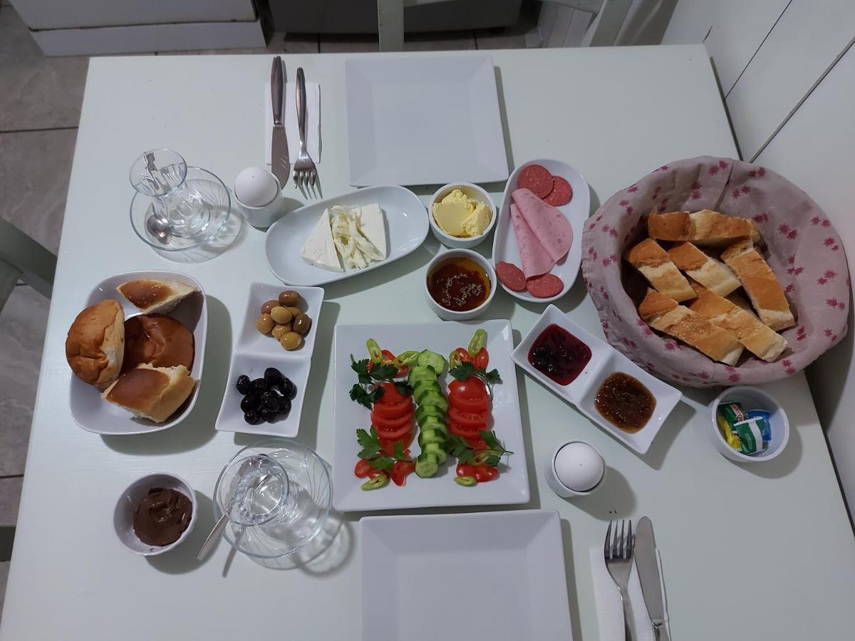 Ayvalı Celil Pansiyon מראה חיצוני תמונה