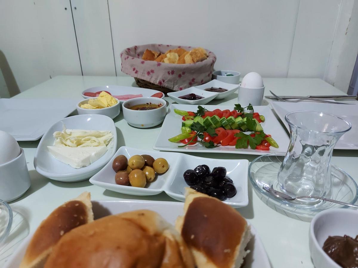 Ayvalı Celil Pansiyon מראה חיצוני תמונה
